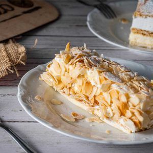 Nata con almendra tostada